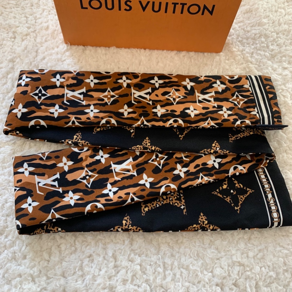 LOUIS VUITTON MONOGRAM GIANT JUNGLE BANDEAU - M73648 - Picture 2 of 15